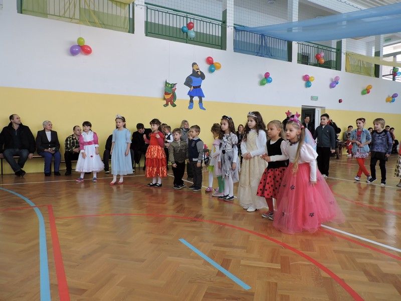 Wielopokoleniowa zabawa choinkowa  w Zespole Szkół Społecznych w Lipnicy Dolnej