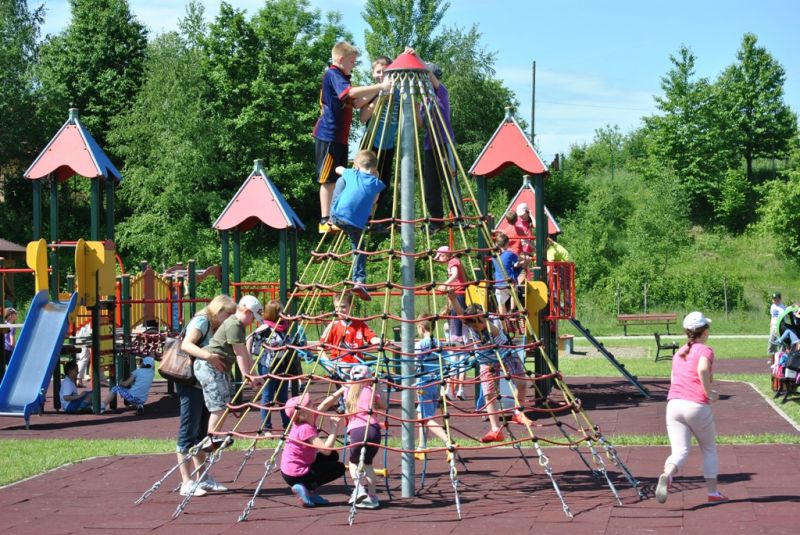 "Szkoła Podstawowa nr 2 w Jaśle – Piknik na Kwiatowej"