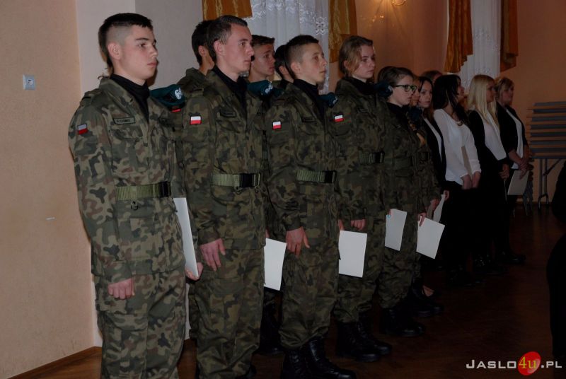 Ślubowanie klasy I w Nowym Żmigrodzie