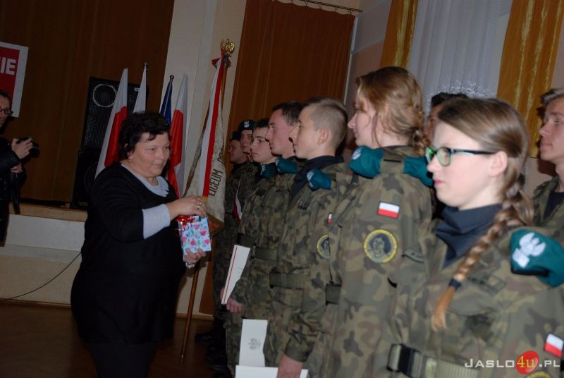 Ślubowanie klasy I w Nowym Żmigrodzie