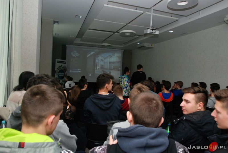 GAMERS' WAR 2016