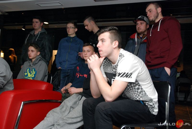 GAMERS' WAR 2016