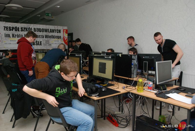 GAMERS' WAR 2016