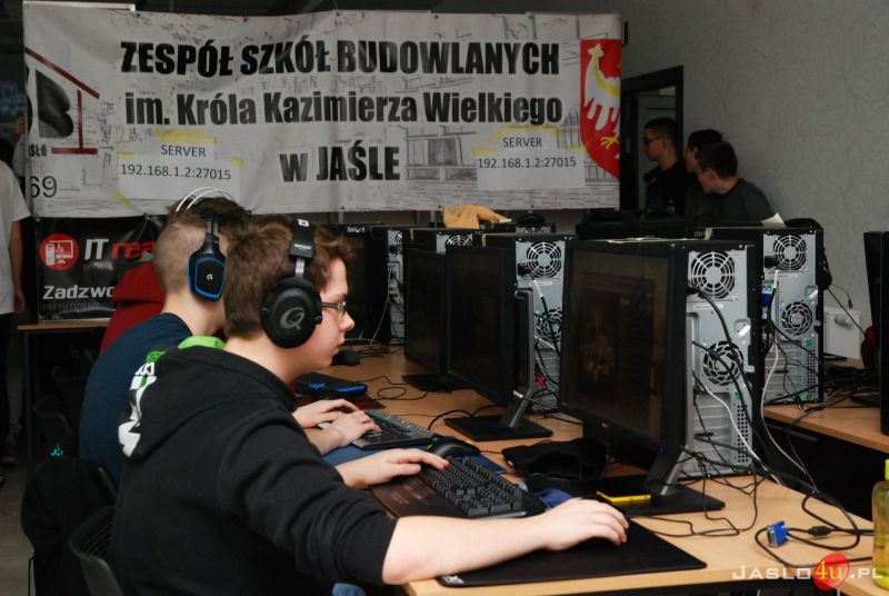 GAMERS' WAR 2016