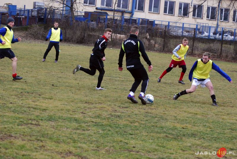 Sparing Juniorów Czarnych Jasło z Ostoją Kołaczyce
