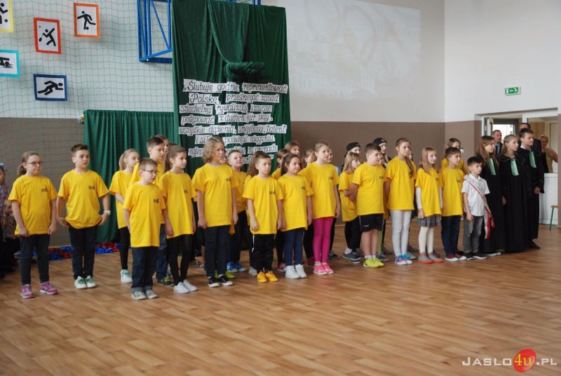 Uroczyste otwarcie sali gimnastycznej w SP nr 4 w Jaśle