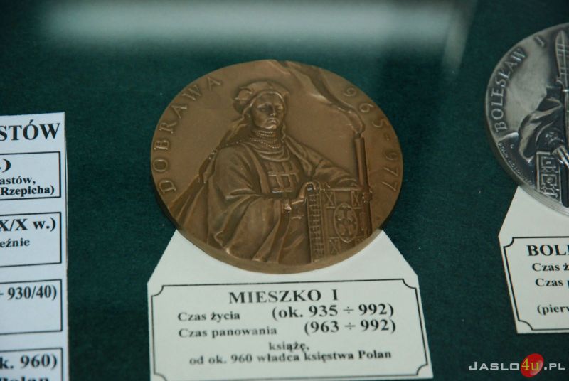 Wystawa 1050 lat Chrztu Polski