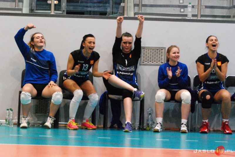 Mecz siatkówki kobiet UKS "MOSiR" Jasło - TKS TOMASOVIA Tomaszów Lubelski