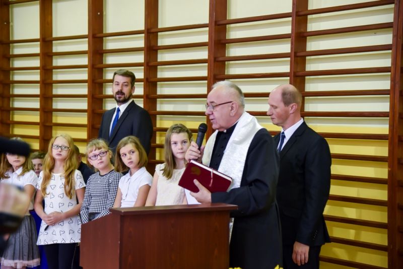 Uroczystość pasowania uczniów klas I w Szkole Podstawowej nr 2