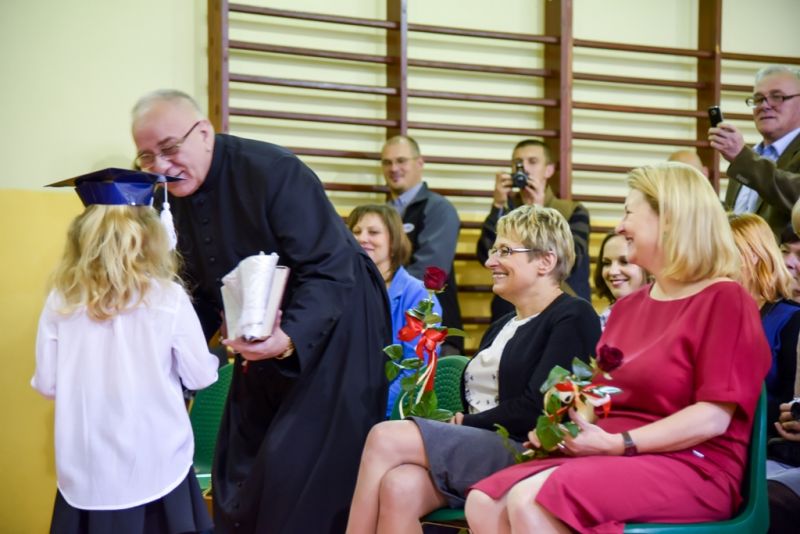 Uroczystość pasowania uczniów klas I w Szkole Podstawowej nr 2