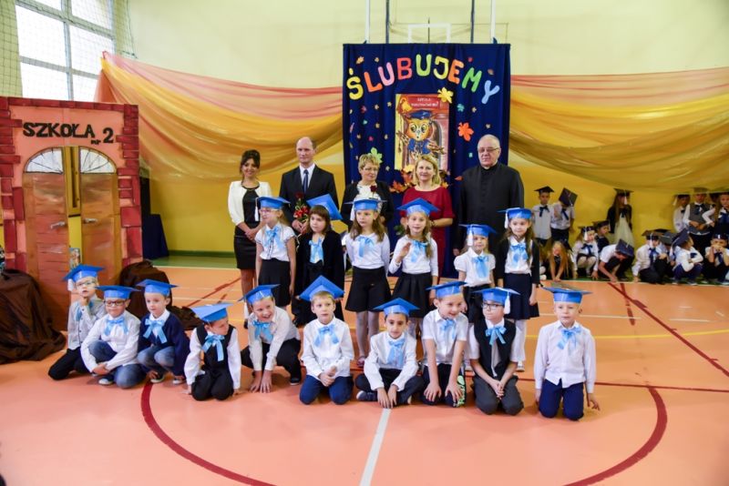 Uroczystość pasowania uczniów klas I w Szkole Podstawowej nr 2