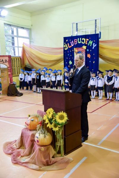 Uroczystość pasowania uczniów klas I w Szkole Podstawowej nr 2
