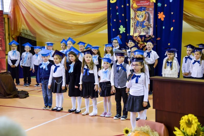 Uroczystość pasowania uczniów klas I w Szkole Podstawowej nr 2