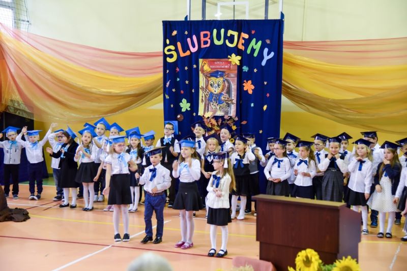 Uroczystość pasowania uczniów klas I w Szkole Podstawowej nr 2