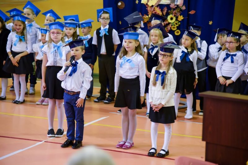 Uroczystość pasowania uczniów klas I w Szkole Podstawowej nr 2