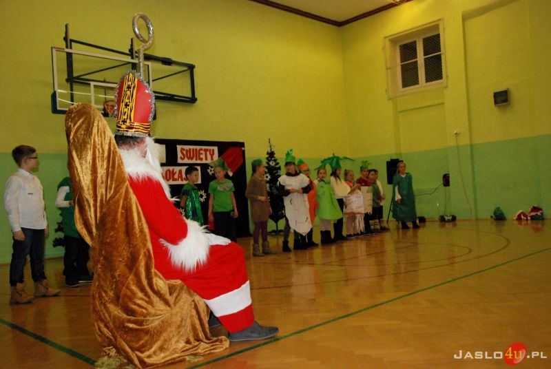 Św. Mikołaj obdarował prezentami dzieci z osiedla Gamrat