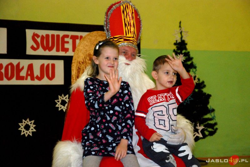 Św. Mikołaj obdarował prezentami dzieci z osiedla Gamrat