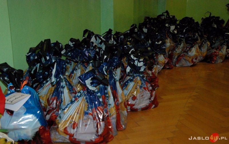 Św. Mikołaj obdarował prezentami dzieci z osiedla Gamrat