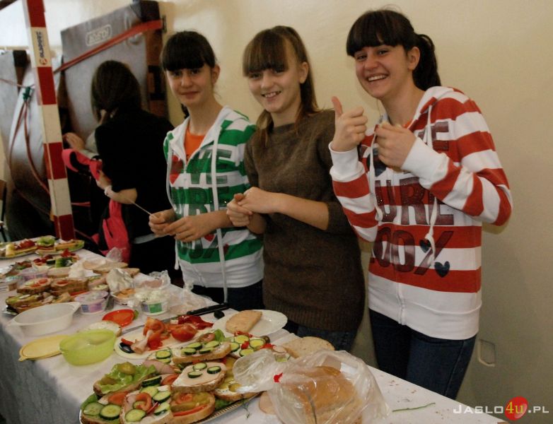 "Zdrowo jem, aktywnie żyję"  w ZS nr 1 w Osobnicy