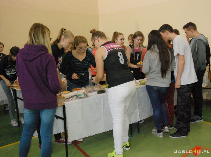 "Zdrowo jem, aktywnie żyję"  w ZS nr 1 w Osobnicy