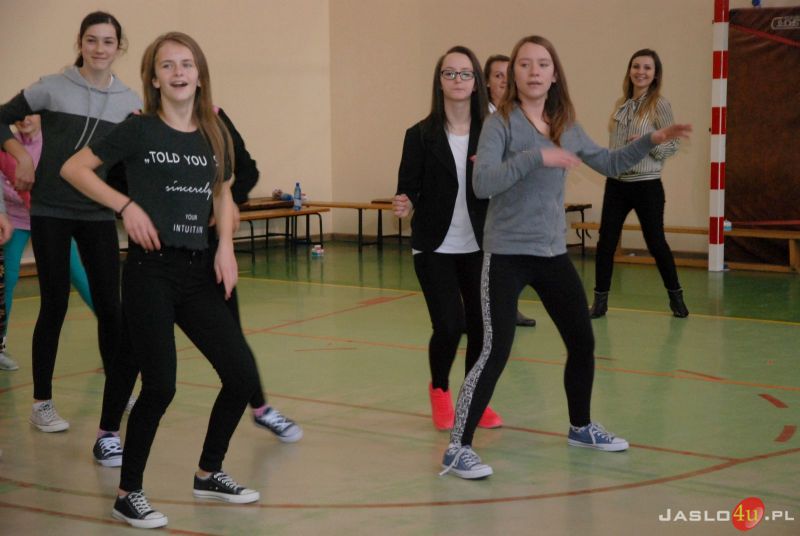 "Zdrowo jem, aktywnie żyję"  w ZS nr 1 w Osobnicy
