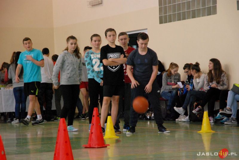 "Zdrowo jem, aktywnie żyję"  w ZS nr 1 w Osobnicy
