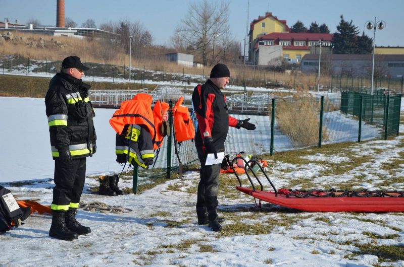 Strażacy Ochotnicy Gminy Jasło ćwiczą akcje ratownicze na lodzie