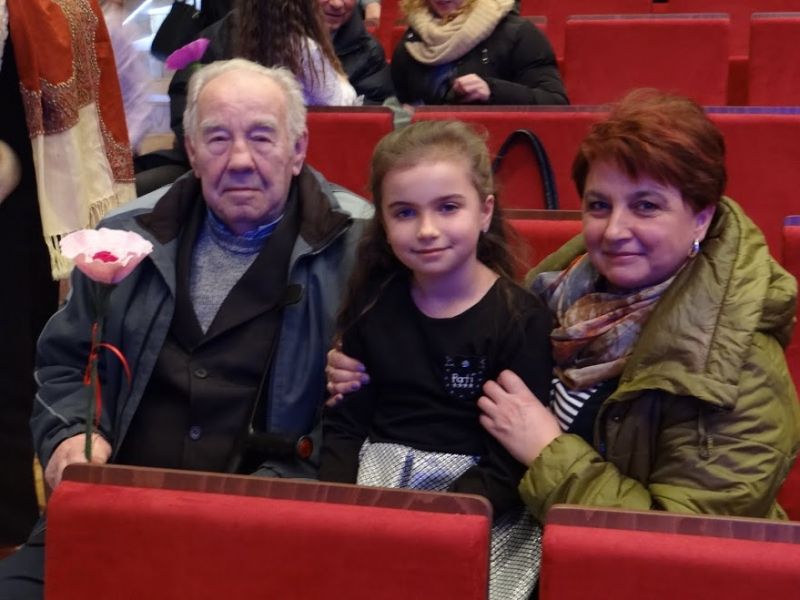 Uczniowie Szkoły Podstawowej nr 2 Babciom i Dziadkom