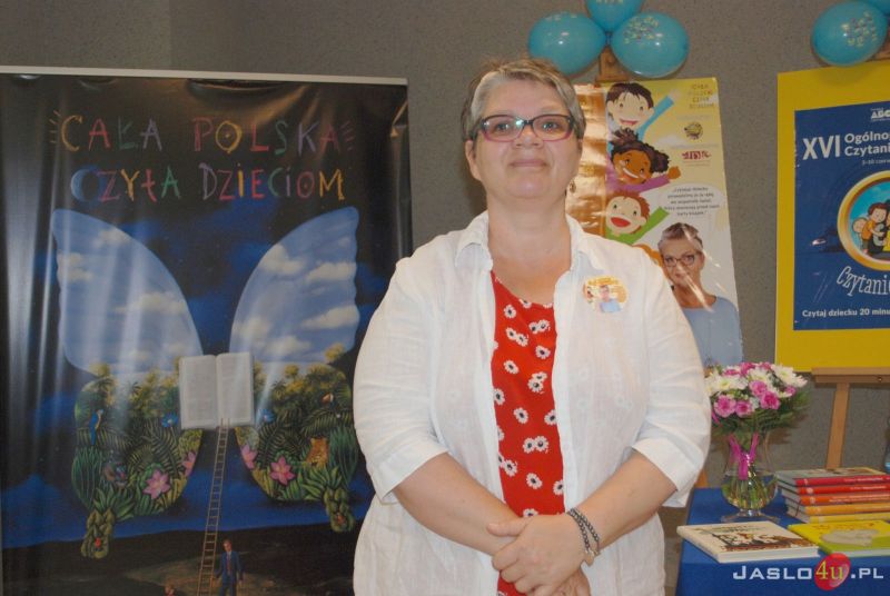 "Superniania" czyta dzieciom