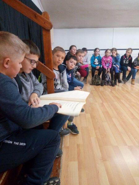 Moja przygoda z teatrem - warsztaty teatralne z udziałem uczniów Szkoły Podstawowej w Błażkowej