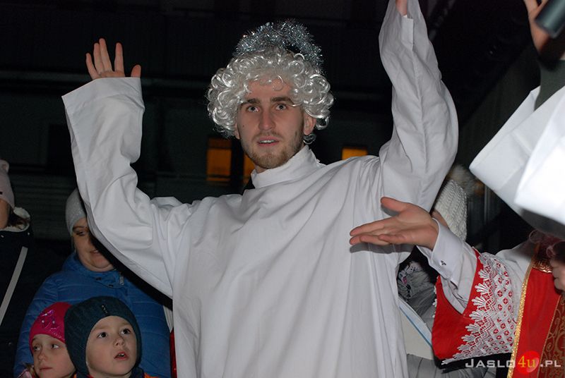 Święty Mikołaj na osiedlu Mickiewicza