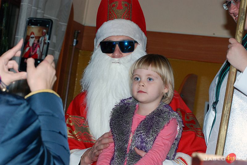 Wizyta św. Mikołaja na osiedlu Ulaszowice
