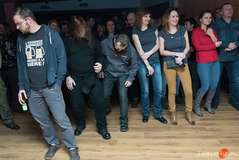 Sztywny Pal Azji w klubie "Impresja"