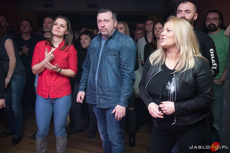 Sztywny Pal Azji w klubie "Impresja"
