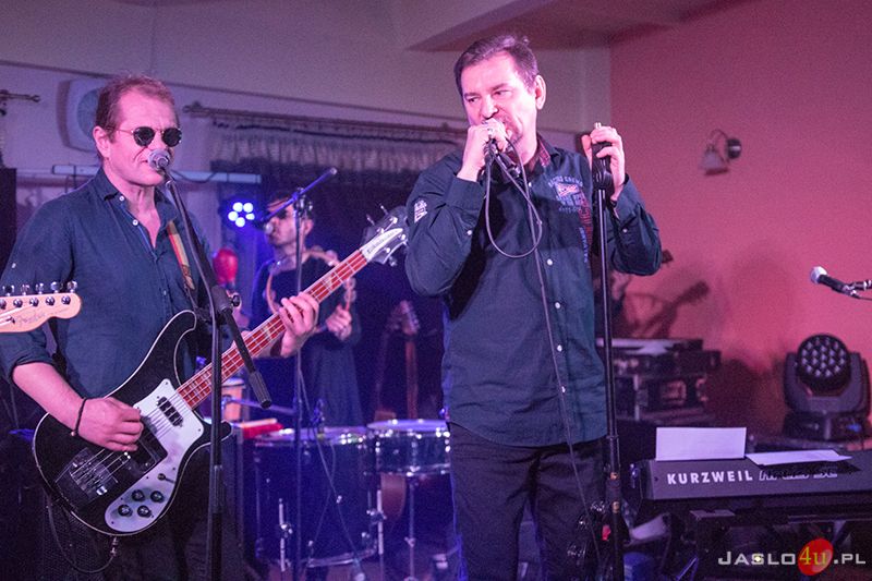 Sztywny Pal Azji w klubie "Impresja"