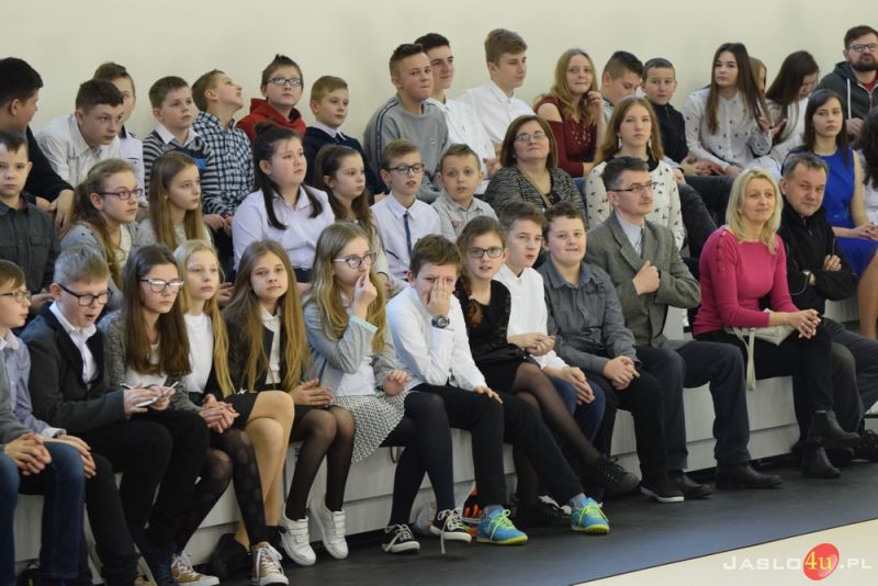 Uroczyste otwarcie hali sportowej w Nowym Żmigrodzie