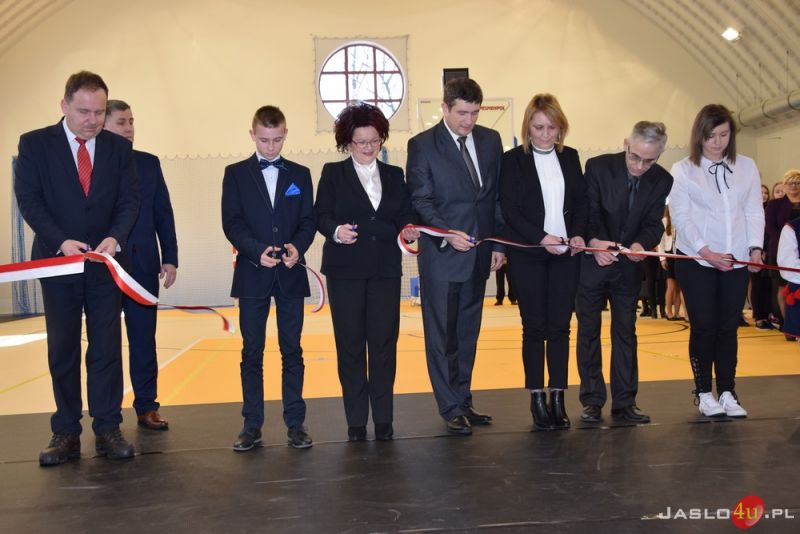 Uroczyste otwarcie hali sportowej w Nowym Żmigrodzie