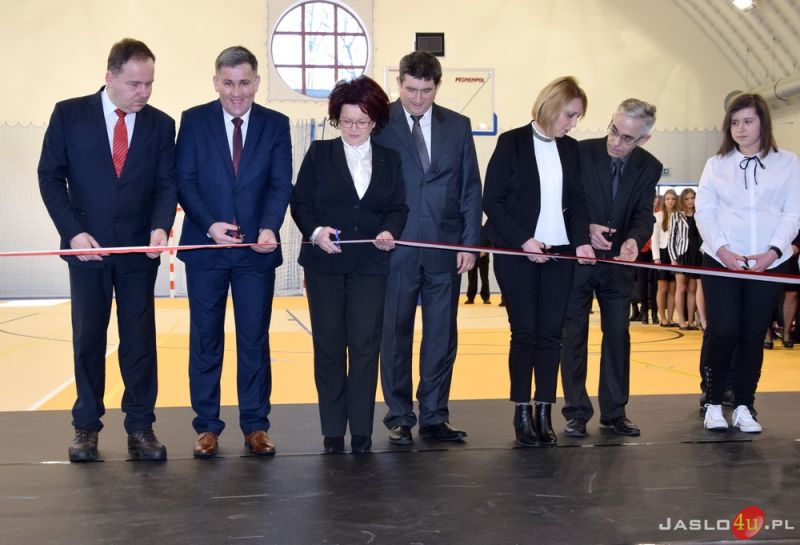 Uroczyste otwarcie hali sportowej w Nowym Żmigrodzie