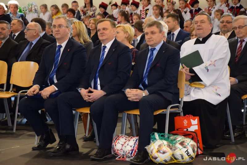 Uroczyste otwarcie hali sportowej w Nowym Żmigrodzie