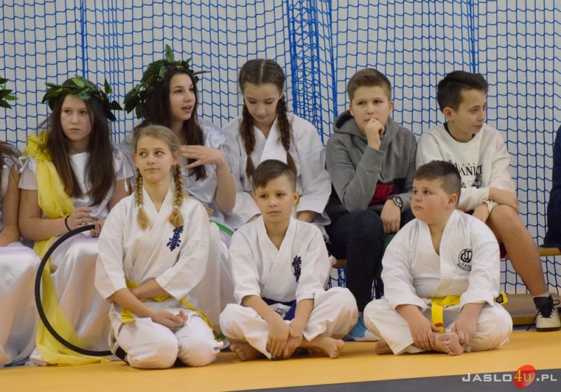 Uroczyste otwarcie hali sportowej w Nowym Żmigrodzie