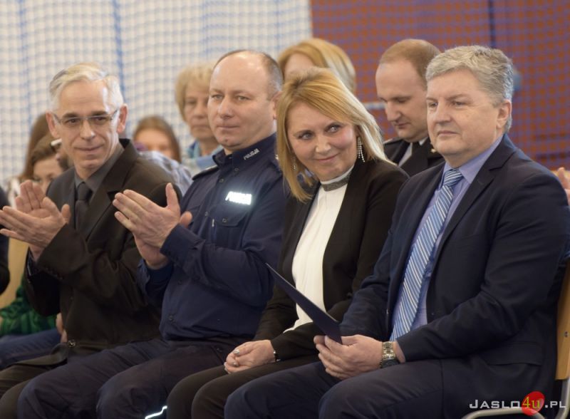 Uroczyste otwarcie hali sportowej w Nowym Żmigrodzie