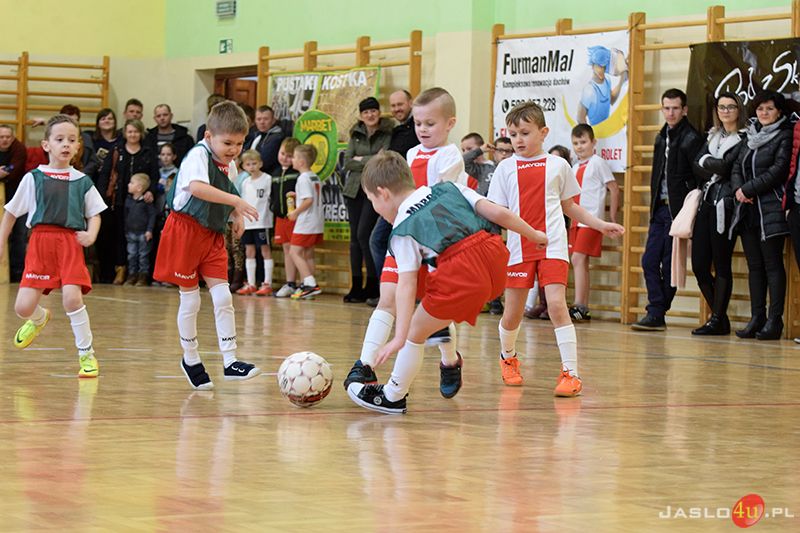 Turniej halowej piłki nożnej Akademii Piłkarskiej "Wisłoki" Błażkowa