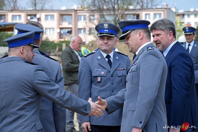 Wmurowanie aktu erekcyjnego pod budowę komendy Policji w Jaśle