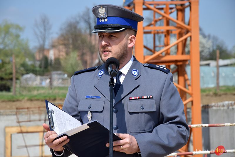 Wmurowanie aktu erekcyjnego pod budowę komendy Policji w Jaśle
