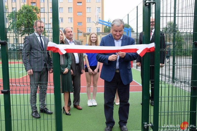 Otwarcie boiska wielofunkcyjnego przy SP nr 4 w Jaśle