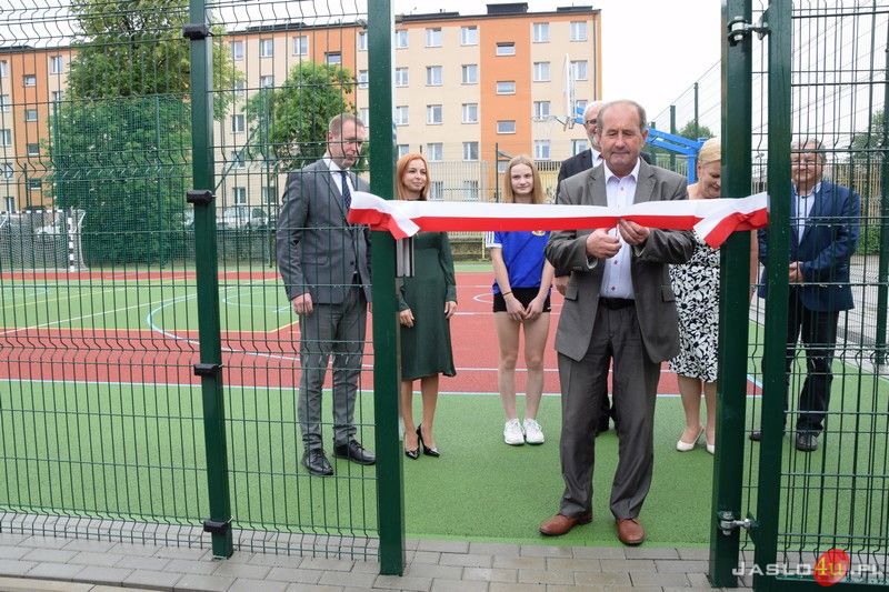 Otwarcie boiska wielofunkcyjnego przy SP nr 4 w Jaśle
