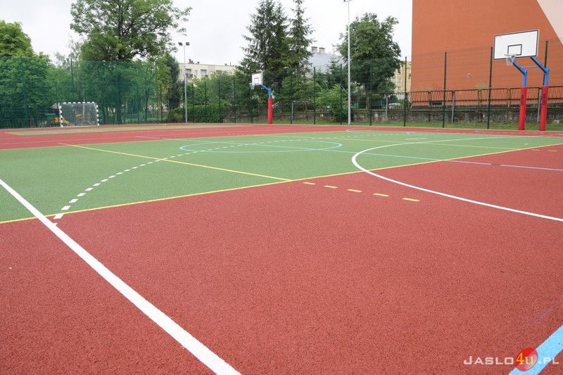 Otwarcie boiska wielofunkcyjnego przy SP nr 4 w Jaśle