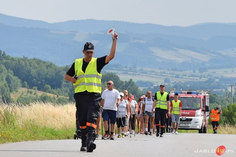 Charytatywny marsz nordic walking dla Kuby Kmiecika