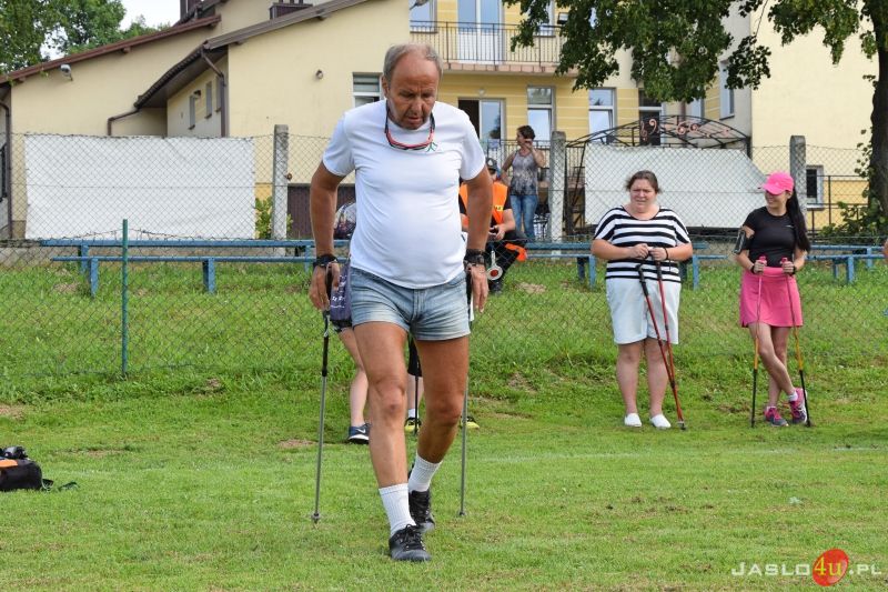 Charytatywny marsz nordic walking dla Kuby Kmiecika