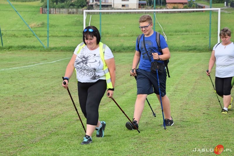 Charytatywny marsz nordic walking dla Kuby Kmiecika